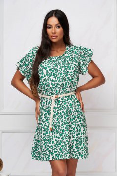 Short cut loose fit thin fabric accessorized with belt with floral print dress