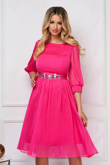 Rochii din voal roz, Rochie StarShinerS fuchsia midi de ocazie in clos din material vaporos broderie florala - StarShinerS.ro