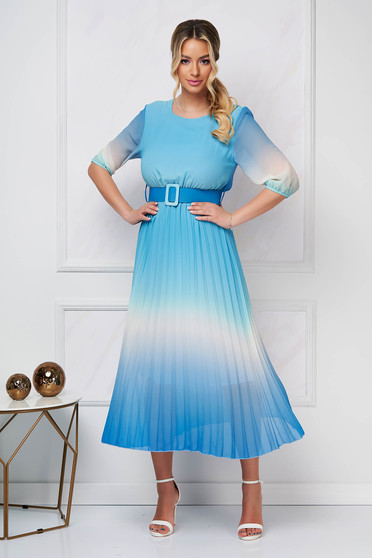 Irodai ruhák, Kék midi muszlin rakott harang alakú ruha gumirozott derékrésszel - StarShiner.hu