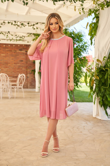 Rochii elegante, din voal, marimea XL, Rochie eleganta roz midi cu croi larg din voal accesorizata cu pietre stras - StarShinerS.ro