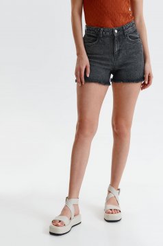 Black short casual high waisted denim with pockets