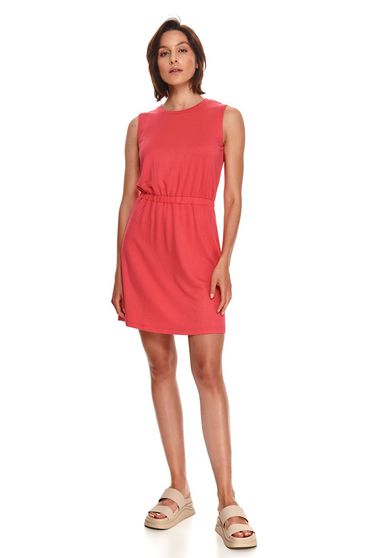 Coral dress short cut sleeveless with rounded cleavage