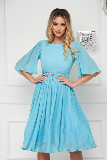 - StarShinerS aqua embroidered dress from veil fabric pleated accessorized with tied waistband cloche midi