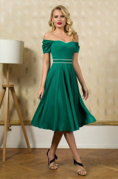Green dress cloche naked shoulders with pearls taffeta