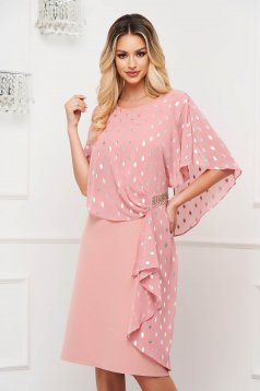 Rochie din stofa elastica si suprapunere cu voal roz prafuit midi cu un croi drept