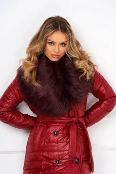 Burgundy jacket from slicker long with faux fur accessory