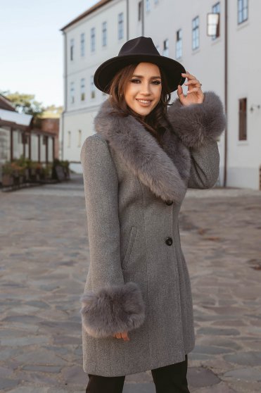 Paltoane dama online, marimea XL, Palton din lana gri in clos cu guler si mansete din blana ecologica - SunShine - StarShinerS.ro