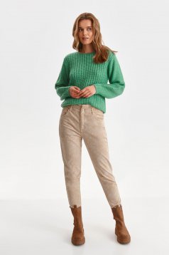 Green sweater loose fit neckline knitted