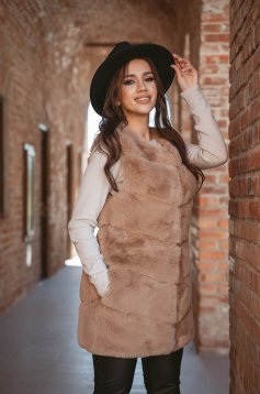 Cappuccino gilet from ecological fur with pockets