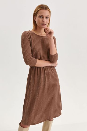Rochie din tricot cu model in relief maro midi in clos cu elastic in talie si buzunare laterale - Top Secret