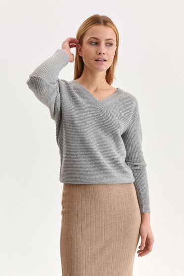 Grey sweater knitted loose fit with v-neckline