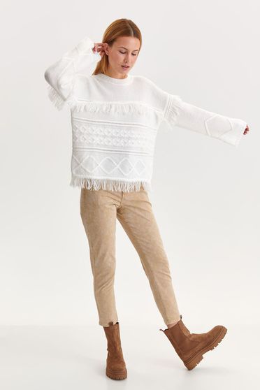 Pulover din tricot cu model in relief alb cu croi larg si franjuri - Top Secret