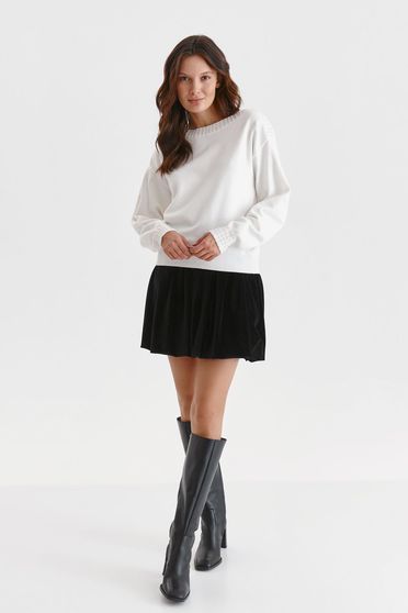 Pulovere, marimea XL, Pulover din tricot alb cu croi larg si aplicatii cu perle - Top Secret - StarShinerS.ro