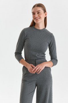 Sweater jersey tented with round collar