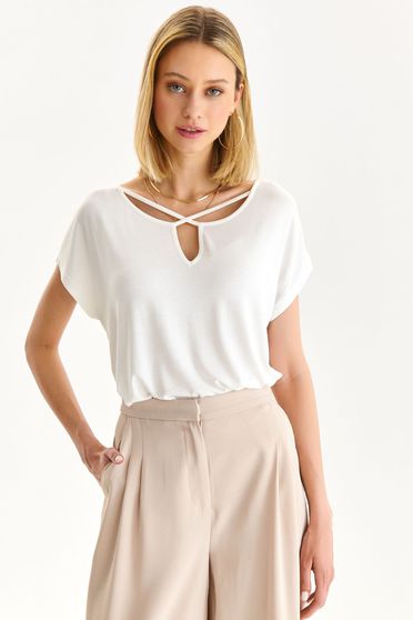 Tricouri Dama, Tricou din material usor elastic alb cu croi larg - Top Secret - StarShinerS.ro