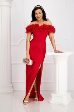 Long red fabric dress with ruffles and bare shoulders, slit on the leg - PrettyGirl