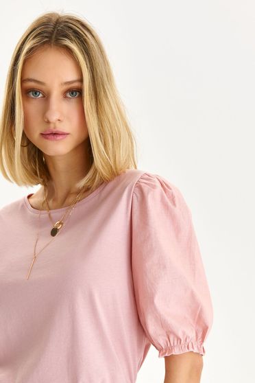 Tricouri bumbac, Tricou din bumbac usor elastic roz deschis cu croi larg si maneci bufante - Top Secret - StarShinerS.ro