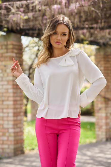 Ivory women's blouse made of thin material with a wide cut accessorized with a bow - SunShine