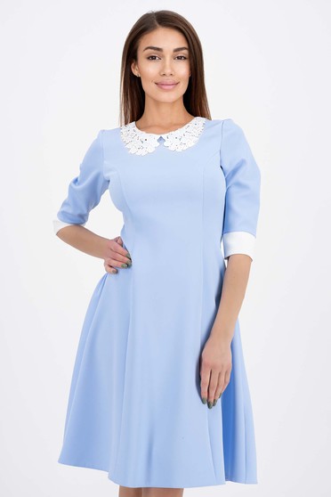 Rochii elegante albastre, Rochie din stofa usor elastica albastru-deschis in clos cu guler decorativ - StarShinerS - StarShinerS.ro