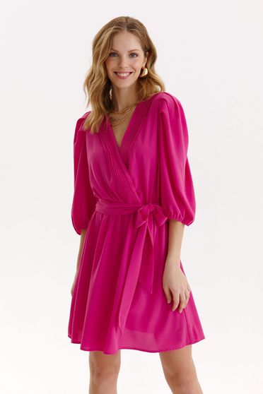 Rochie din material subtire roz scurta in clos cu elastic in talie si maneci bufante - Top Secret