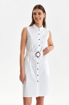 White dress short cut cotton straight accessorized with belt