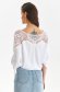 Bluza dama din material subtire alba cu croi larg si aplicatii de dantela tricotata - Top Secret 3 - StarShinerS.ro