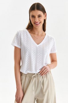 White t-shirt thin fabric loose fit with v-neckline