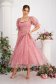 Rochie din tul cu detalii brodate si aplicatii cu sclipici roz midi in clos cu accesoriu tip curea 7 - StarShinerS.ro