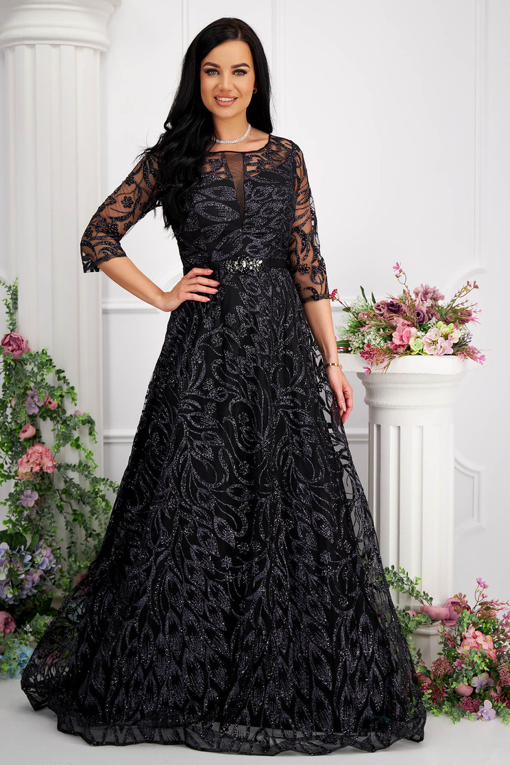 Rochie din tul cu aplicatii cu sclipici neagra lunga in clos cu aplicatie cu pietre strass pe cordon