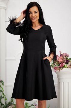 Rochie din stofa elastica neagra midi in clos cu buzunare laterale si pene