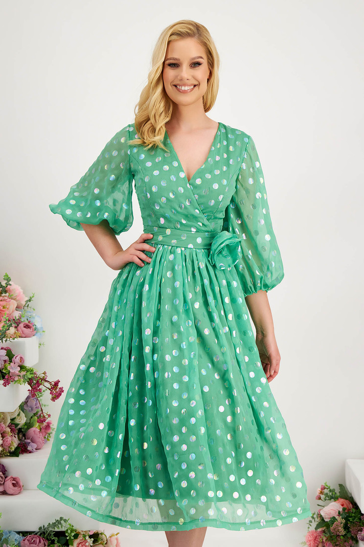 Rochie din voal verde midi in clos cu maneci bufante si brosa in forma de floare - StarShinerS - Rochii-Dama.ro