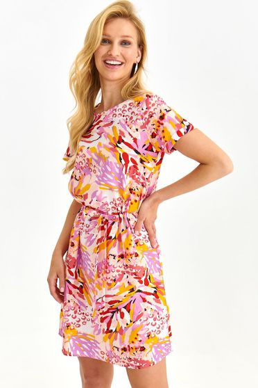 Pink dress short cut loose fit is fastened around the waist with a ribbon light material