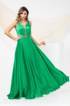 Green dress from veil fabric from satin fabric texture long cloche with v-neckline