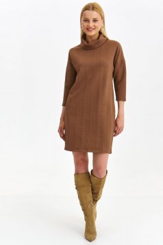 Brown dress knitted straight high collar