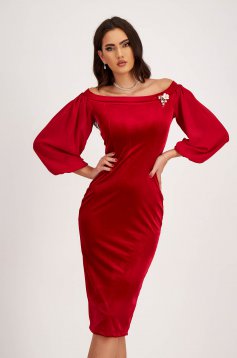 Red Velvet Pencil Dress with Bare Shoulders and Puff Sleeves in Veil - StarShinerS