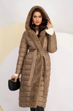 Long brown down jacket with a straight cut and faux fur collar
