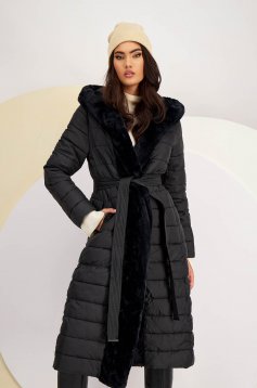 Long black down jacket with a straight cut and faux fur collar