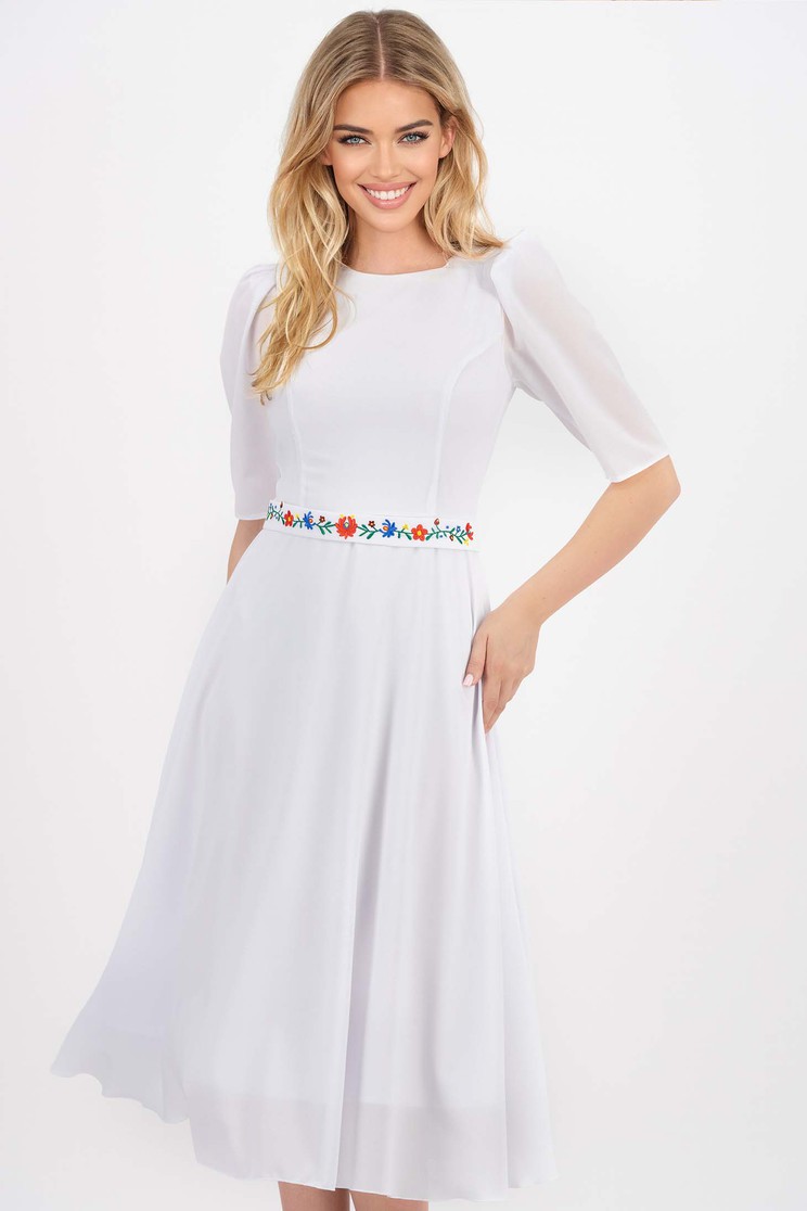 Rochie din georgette alba midi in clos cu detalii brodate pe cordon - StarShinerS