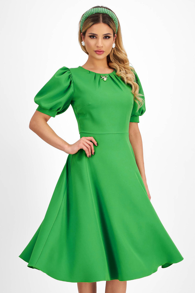 Rochie din stofa elastica verde midi in clos cu maneci bufante accesorizata cu brosa - StarShinerS - Rochii-Dama.ro