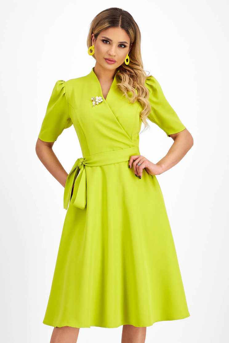 Rochie din stofa elastica verde lime midi in clos accesorizata cu brosa si buzunare laterale - StarShinerS - Rochii-Dama.ro