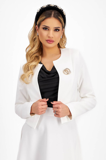 Sales blazers, Ivory short jacket from slightly stretch fabric fitted accessorized with brooch - StarShinerS - StarShinerS.com