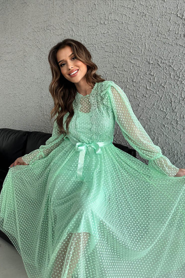 Light green midi tulle dress with flared skirt and lace appliqués accessorized with a belt - SunShine