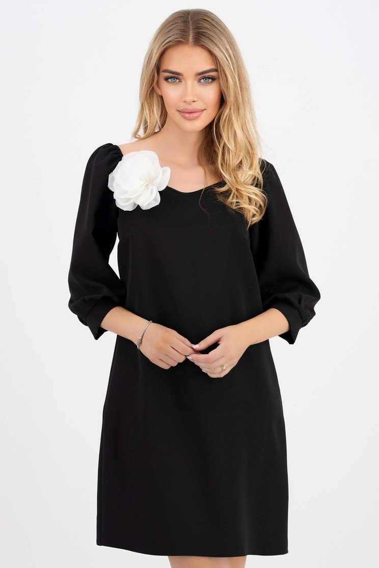 Rochie din stofa din stofa elastica neagra scurta cu un croi drept si brosa maxi florala - StarShinerS