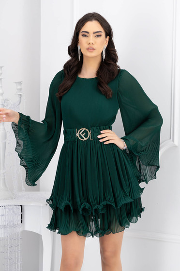 Darkgreen dress pleated from veil fabric short cut cloche accessorized with tied waistband