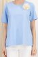 Tricou din bumbac albastru-deschis cu croi larg usor asimetric cu brosa in forma de floare 4 - StarShinerS.ro