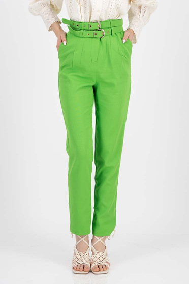 Pantaloni lungi din stofa elastica verzi cu un croi drept si accesorii tip curea