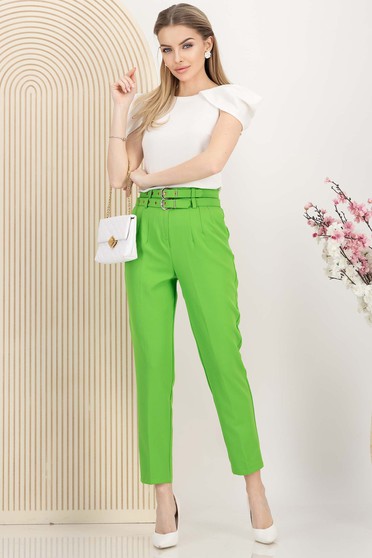 Pantaloni lungi din stofa elastica verzi cu un croi drept si accesorii tip curea