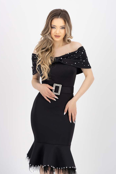 Black dress midi pencil strass feather details accessorized with belt