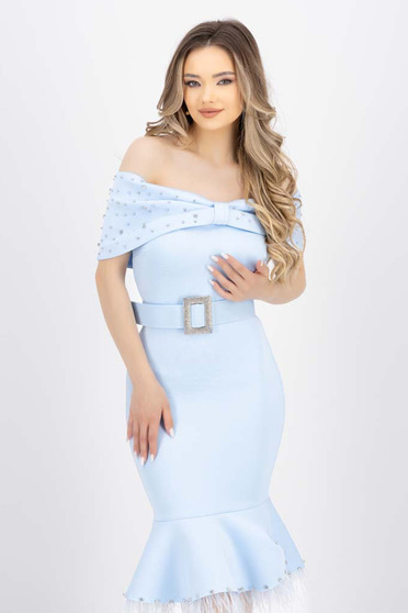 Lightblue dress midi pencil strass feather details accessorized with belt