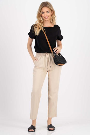 Pantaloni damă – Colecția 2025 casual, Pantaloni din stofa elastica crem cu un croi drept si buzunare laterale - StarShinerS.ro